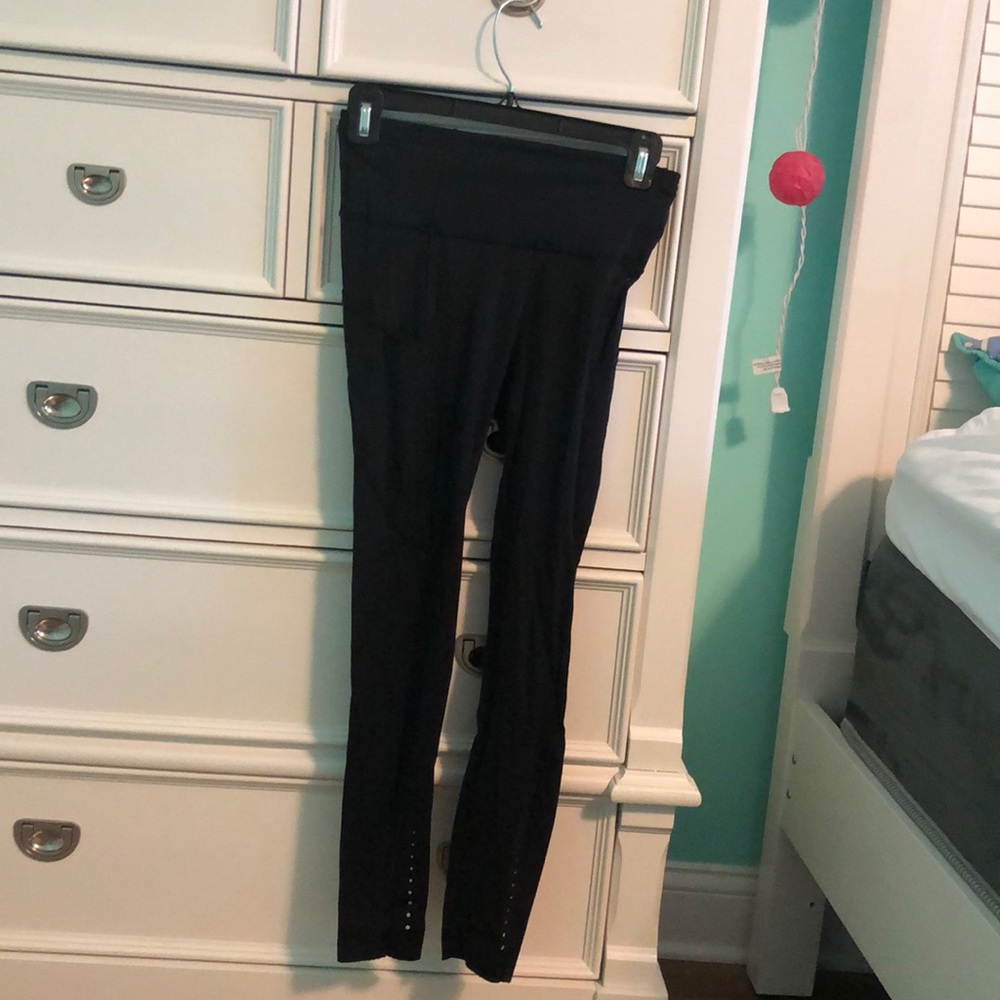 Lululemon 7/8 compress pants with pockets